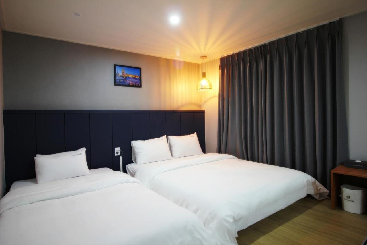Bronze Hotel Changwon Zewnętrze zdjęcie